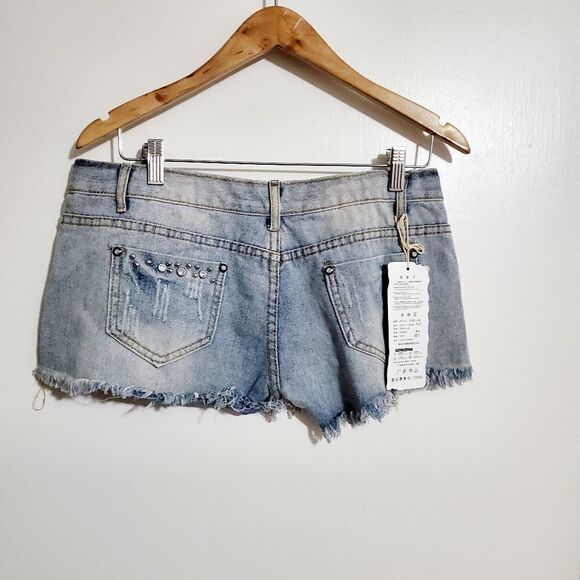 New Style Jeans Studded Embellished Jean Shorts Size Large - Picture 2 of 9
